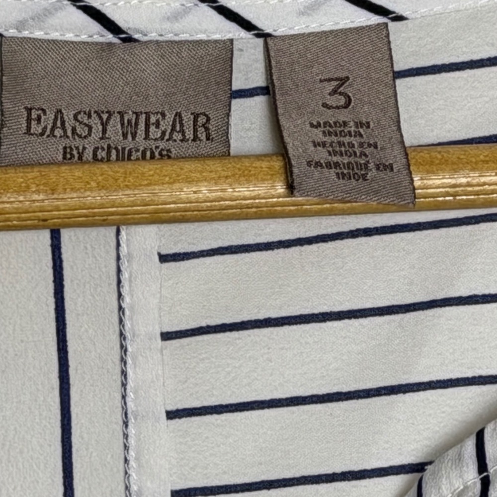 Chico's Top Women 3 Easywear White Navy Blue Striped Split 3/4 Sleeve EUC - Picture 4 of 5